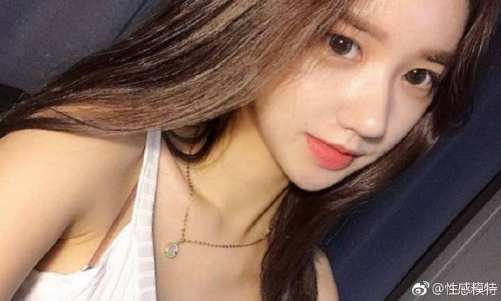 习近平就尼日利亚前总统布哈里逝世向尼日利亚总统提努布致唁电